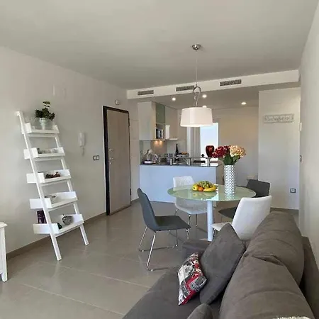 Moderno A 500 M De La Playa דירה